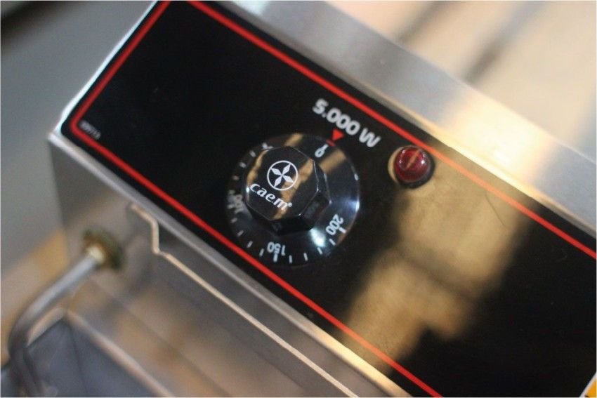 FRITADEIRA ELÉTRICA ÁGUA E ÓLEO 15 LITROS DE MESA 5000W 220V FAM SKYMSEN - Foto 2