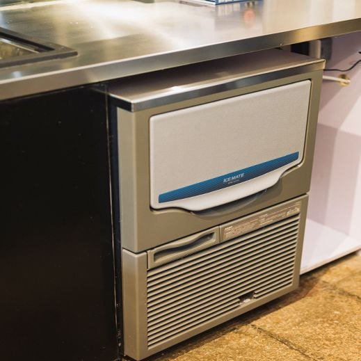 MÁQUINA DE GELO EM CUBOS 41KG/DIA SRM-45A - 220V MACOM - Foto 4